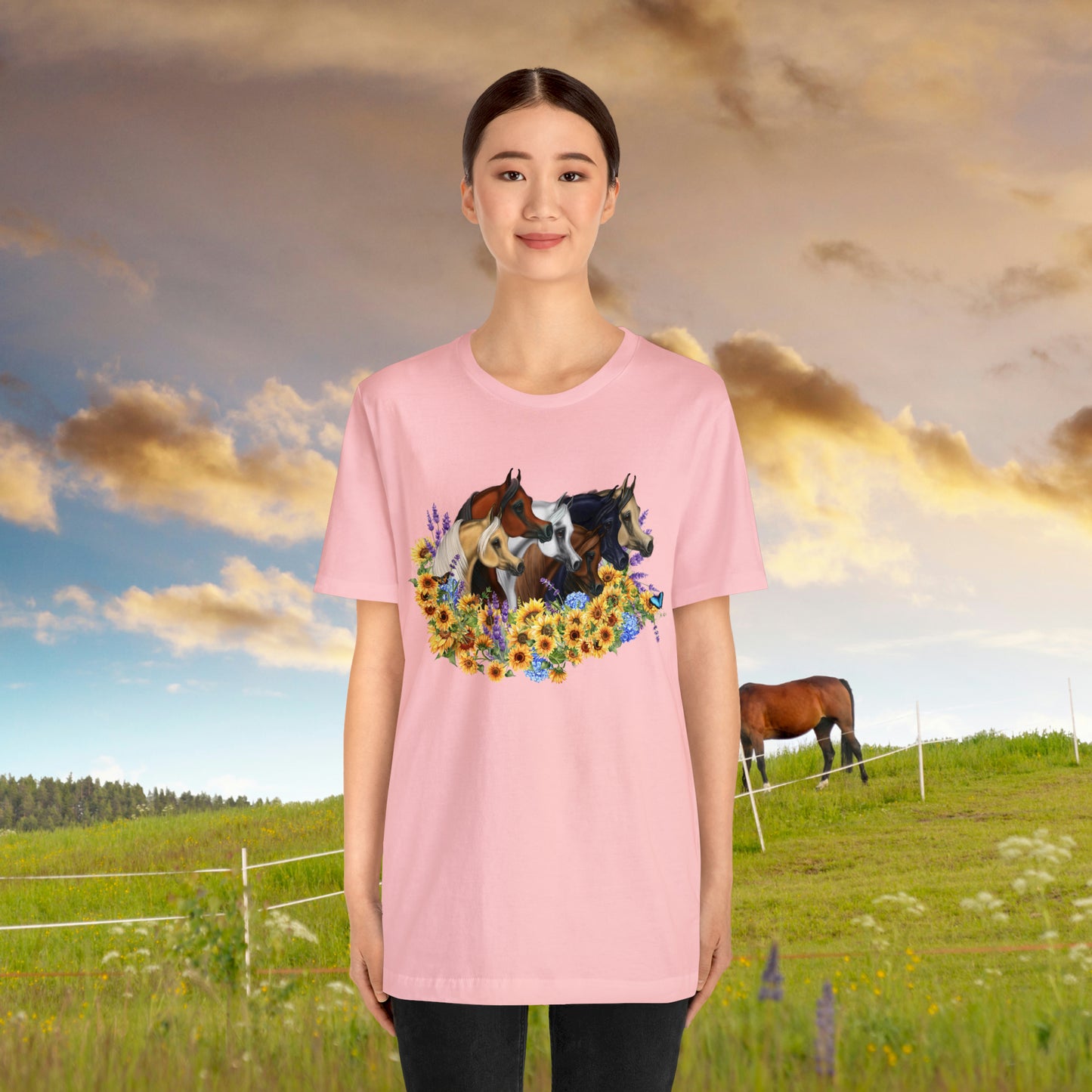 Arabian Horse Shirt Womens Top tee Gift for Horse Lover Equestrian Rider Vet Tech Trainer Girl Mom Daughter Aunt Horses Equine Art pony