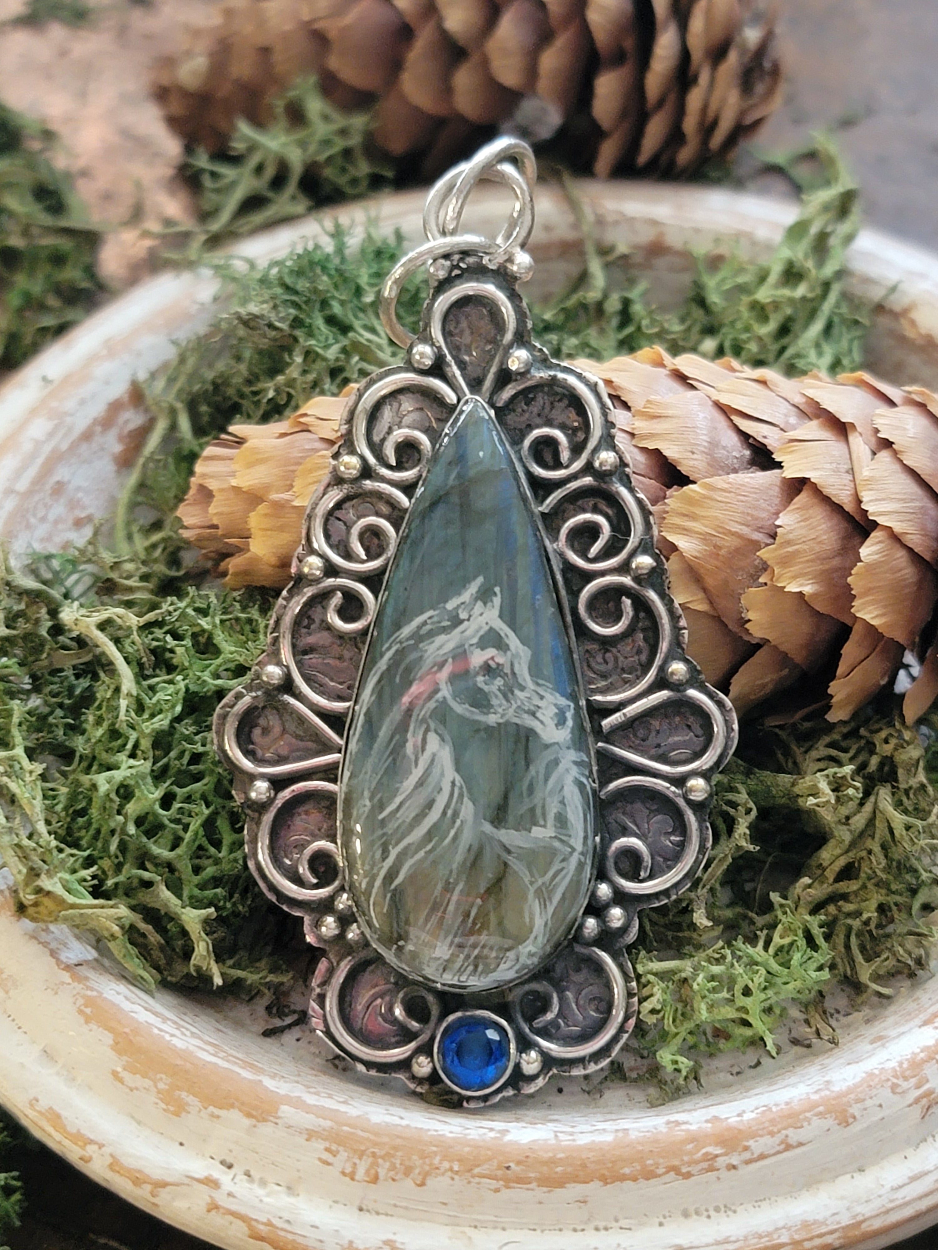 Labrodite pendant with an Arabian horse – Studio10-27