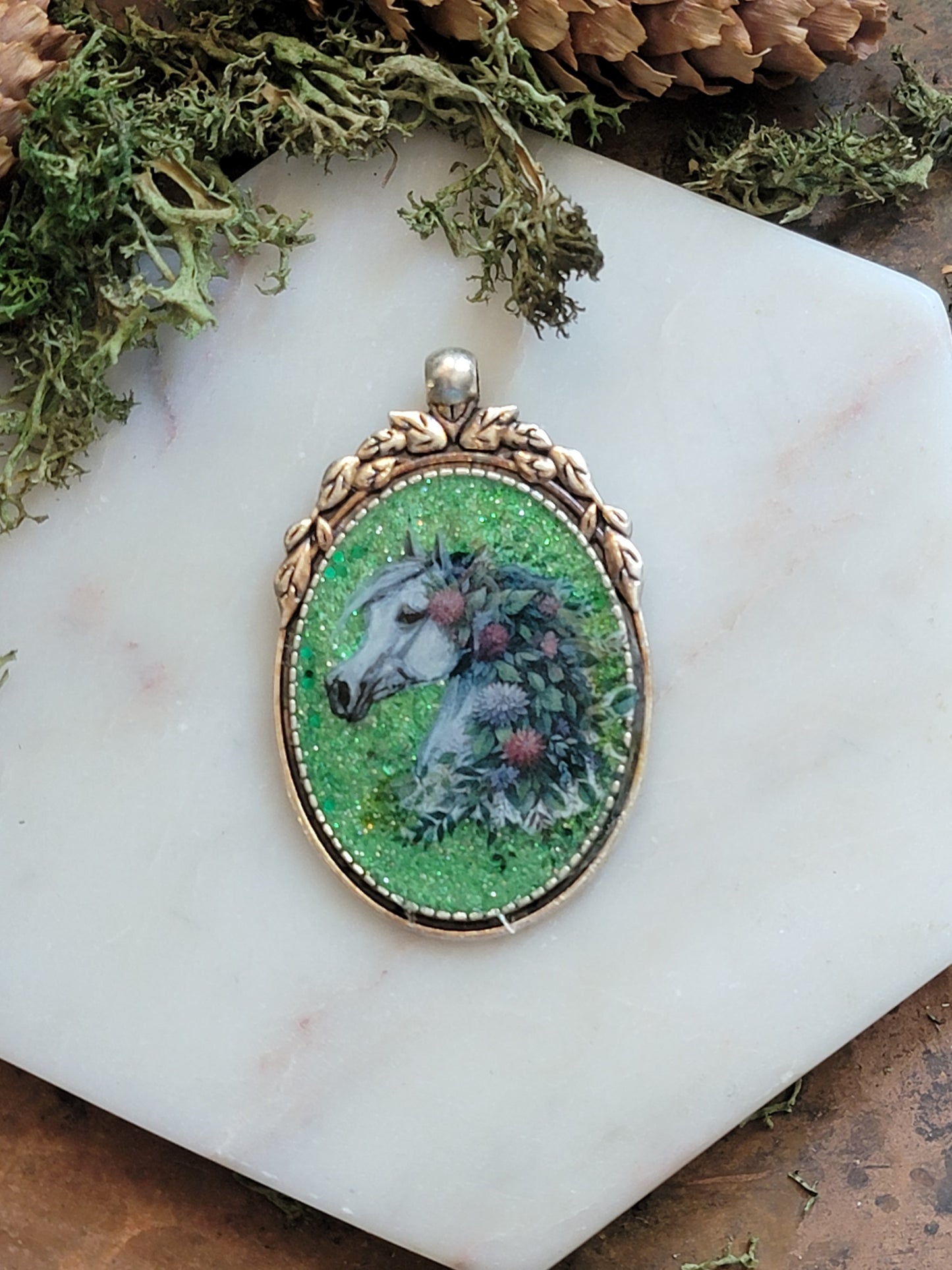 Arabian Horse Botanical Green Sparkle pendant