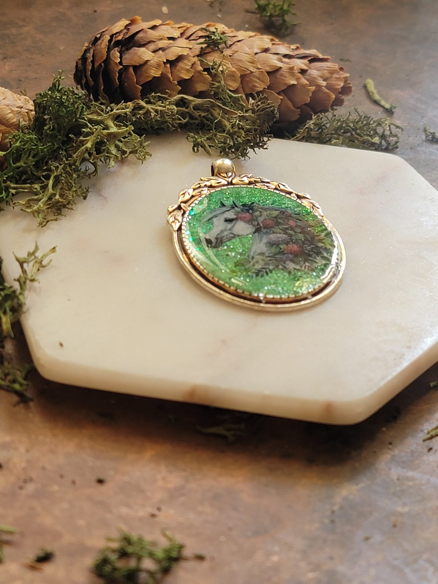 Arabian Horse Botanical Green Sparkle pendant