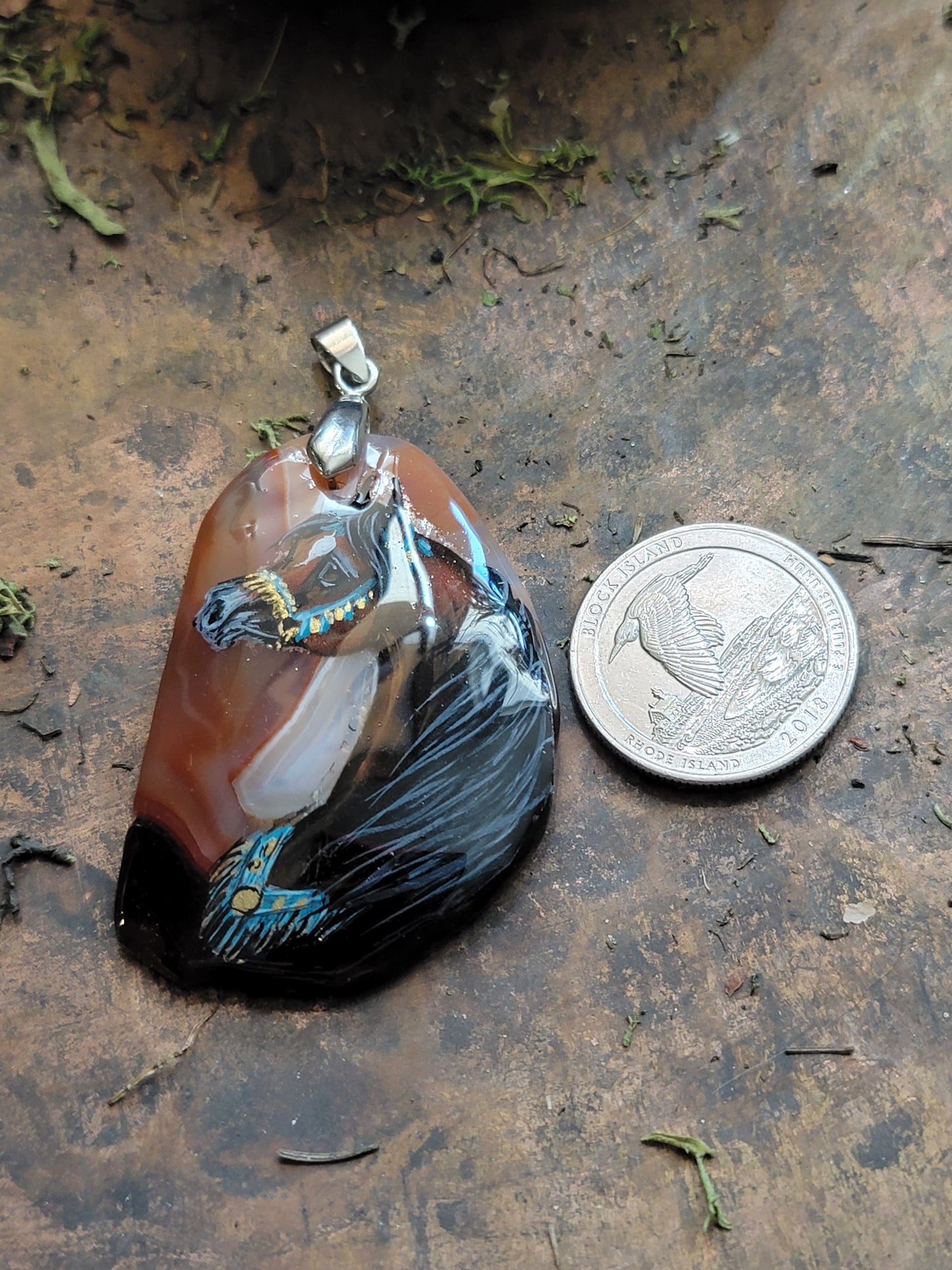 Bay Arabian horse agate pendant