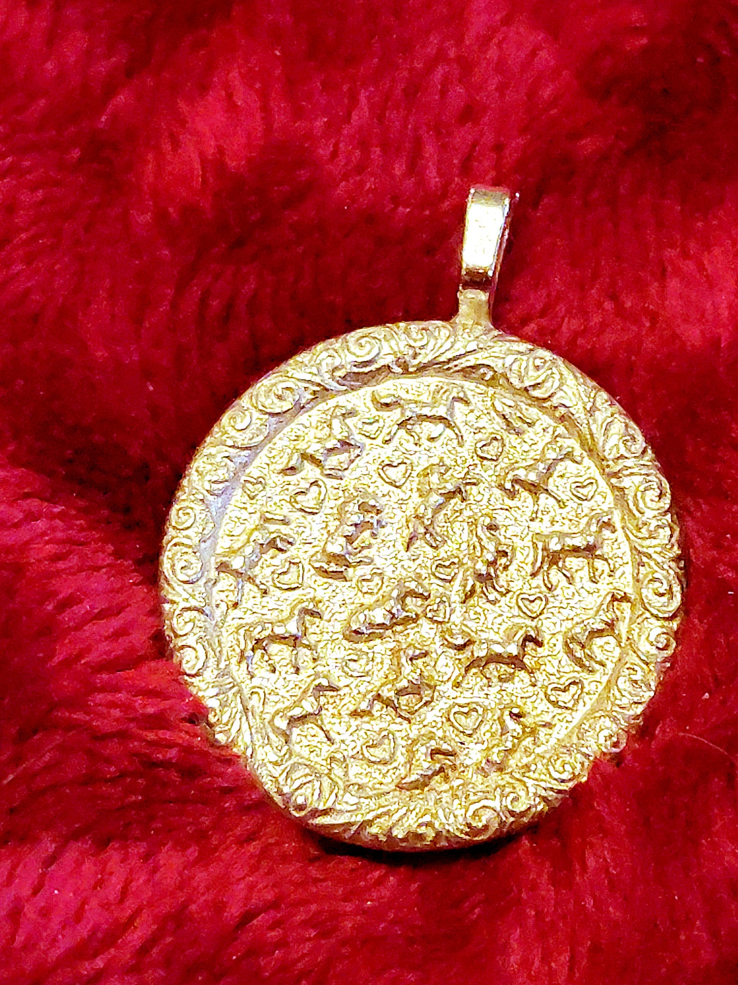 All the pretty Horses pewter pendant