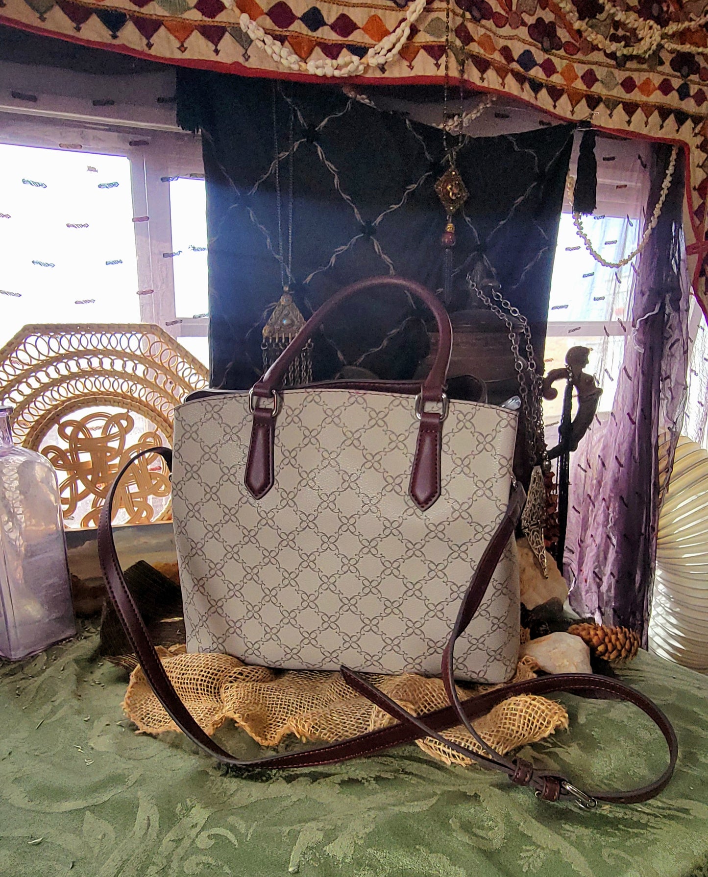 Beautiful Nine West Arabian Horse handbag